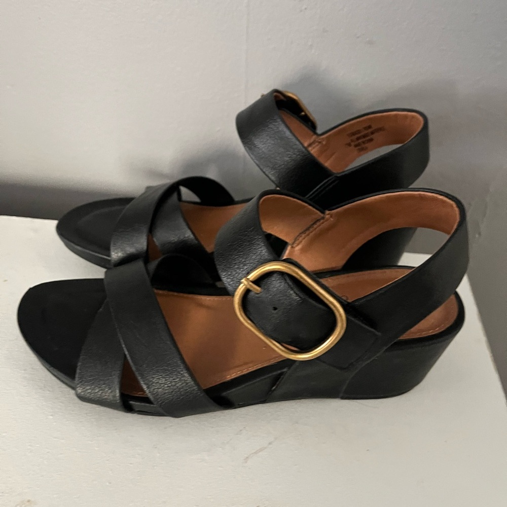 Black wedges. Used only a few times. In good used condition. Size 7